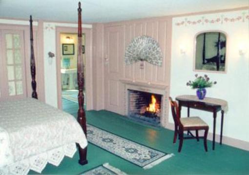 фото отеля Deacon Timothy Pratt Bed & Breakfast Inn