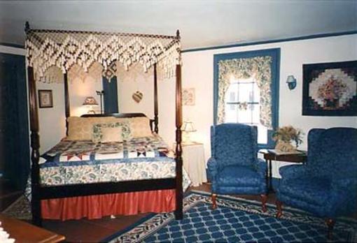фото отеля Deacon Timothy Pratt Bed & Breakfast Inn