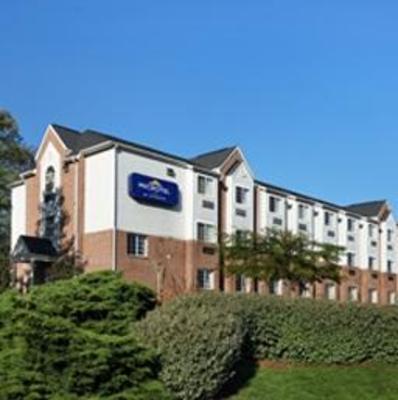 фото отеля Microtel Inn Charlotte University Place