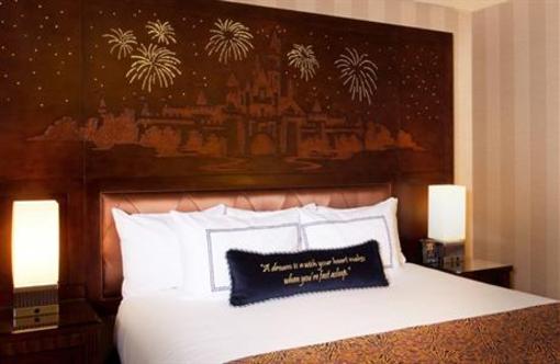 фото отеля Disneyland Hotel
