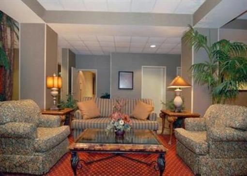 фото отеля Comfort Suites Charlotte Northlake