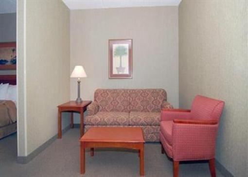 фото отеля Comfort Suites Charlotte Northlake