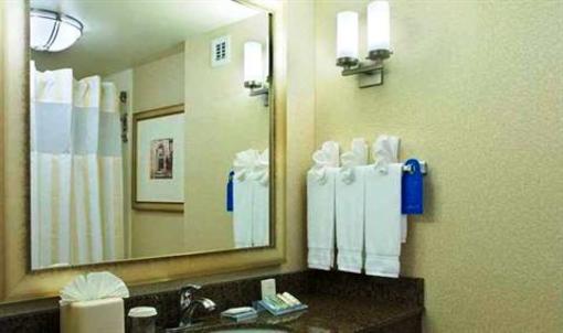 фото отеля Hilton Garden Inn Mt. Laurel