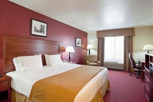 фото отеля Holiday Inn Express Watertown