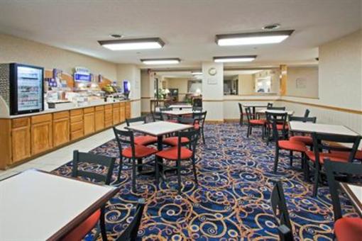 фото отеля Holiday Inn Express Auburn-Touring Dr