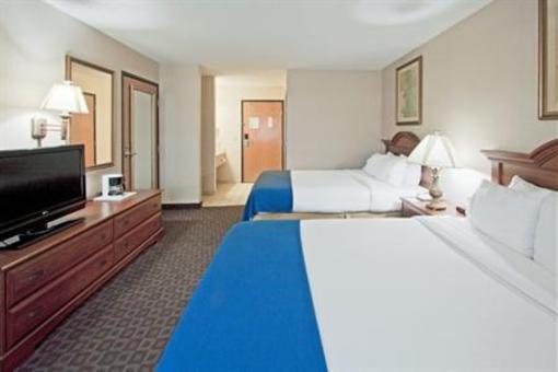 фото отеля Holiday Inn Express Auburn-Touring Dr