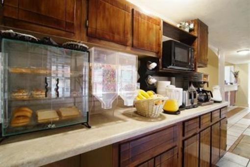 фото отеля Americas Best Value Inn Hot Springs