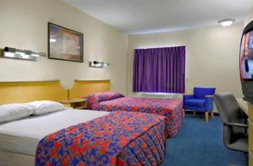 фото отеля Red Roof Inn - Houston - Westchase