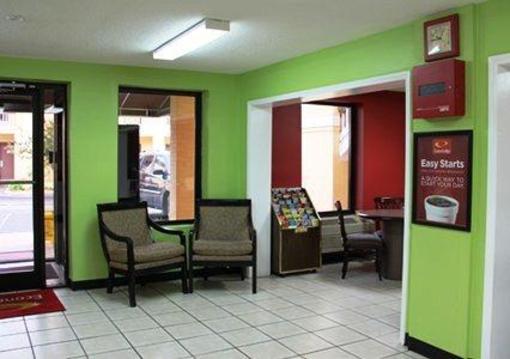 фото отеля Econo Lodge Research Triangle Park