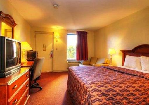 фото отеля Econo Lodge Research Triangle Park