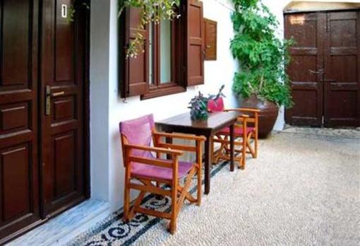фото отеля Erato Apartments