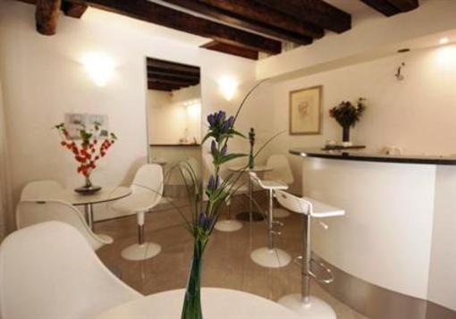 фото отеля Santa Margherita Guest House Venice