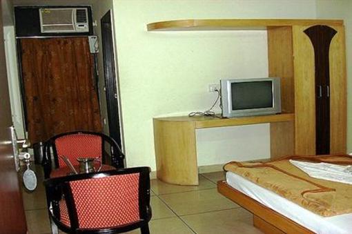 фото отеля Sun Village Hotel New Delhi