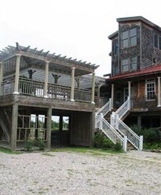 фото отеля The Burrus House Inn