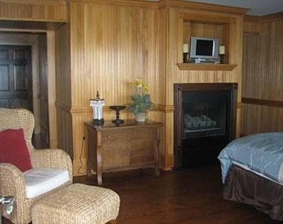 фото отеля The Burrus House Inn