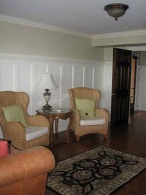 фото отеля The Burrus House Inn