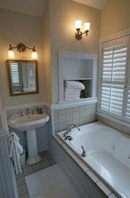 фото отеля The Burrus House Inn