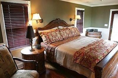 фото отеля The Burrus House Inn