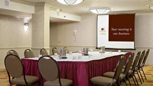 фото отеля DoubleTree by Hilton Memphis Downtown