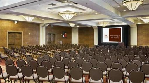 фото отеля DoubleTree by Hilton Memphis Downtown
