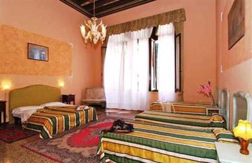 фото отеля Al Palazzo Lion Morosini Hotel Venice