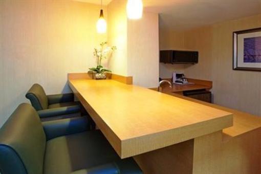 фото отеля Holiday Inn Hotel & Suites Historic District Alexandria