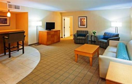 фото отеля Holiday Inn Hotel & Suites Historic District Alexandria