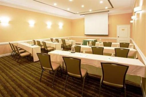 фото отеля Holiday Inn Hotel & Suites Historic District Alexandria