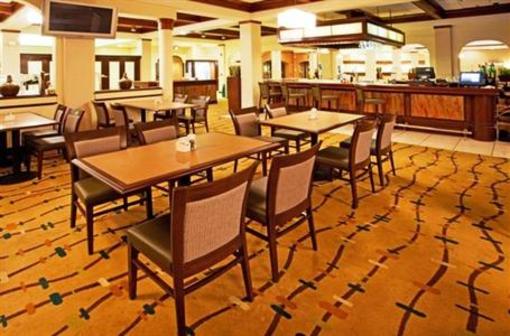 фото отеля Holiday Inn Hotel & Suites Historic District Alexandria