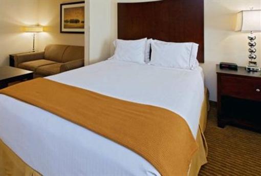 фото отеля Holiday Inn Express Hotel & Suites Cleburne