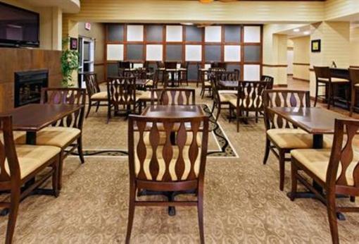 фото отеля Holiday Inn Express Hotel & Suites Cleburne