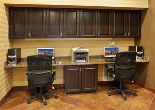 фото отеля Holiday Inn Express Hotel & Suites Cleburne
