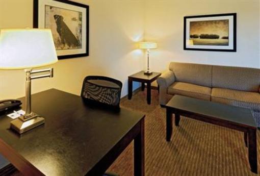 фото отеля Holiday Inn Express Hotel & Suites Cleburne