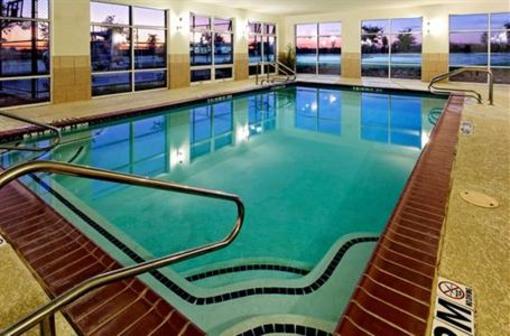 фото отеля Holiday Inn Express Hotel & Suites Cleburne
