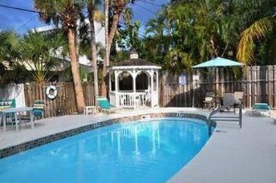 фото отеля The Ringling Beach House - A Siesta Key Suites Property