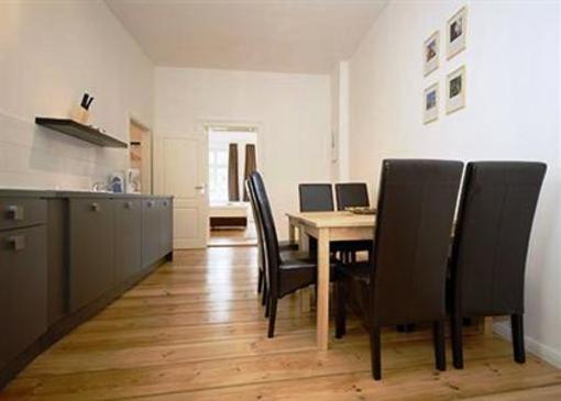 фото отеля Old Town Apartments Zehdenicker Strasse Berlin