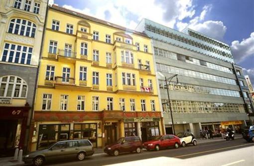 фото отеля Old Town Apartments Zehdenicker Strasse Berlin