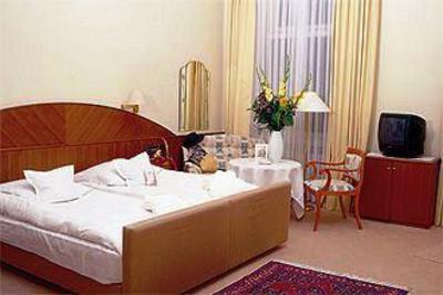 фото отеля Parkhotel Luisenbad