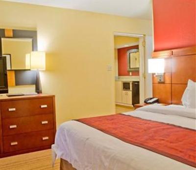 фото отеля Courtyard by Marriott Charlotte Airport