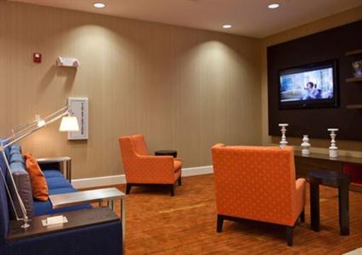 фото отеля Courtyard by Marriott Charlotte Airport