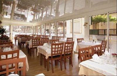 фото отеля Hotel De La Plage Valras-Plage