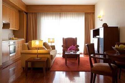 фото отеля Solplay Hotel De Apartamentos Linda-a-Velha