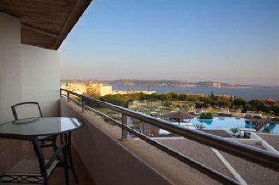 фото отеля Solplay Hotel De Apartamentos Linda-a-Velha
