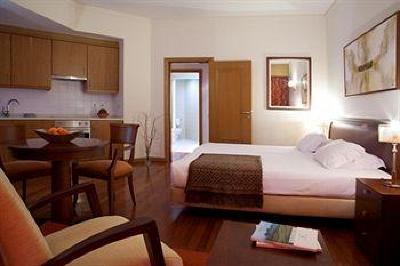 фото отеля Solplay Hotel De Apartamentos Linda-a-Velha