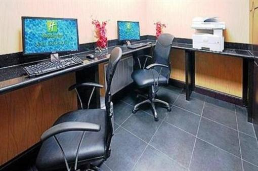 фото отеля Holiday Inn Hotel & Suites Lima East