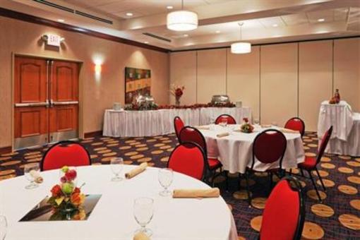 фото отеля Holiday Inn Hotel & Suites Lima East