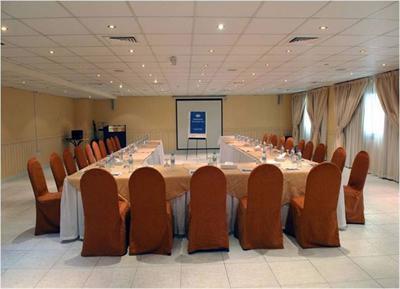 фото отеля All Seasons Hotel Apartments Dubai