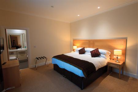 фото отеля Balgeddie House Hotel