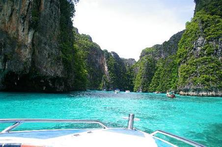 фото отеля Phi Phi Beach Front Resort