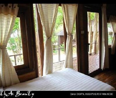 фото отеля Phi Phi Beach Front Resort